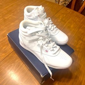 NWT NEW White Reebok Tennis Shoes Size 8 Women’s High Top